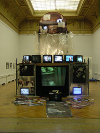 “Much to much” izložba fotografija, Pokop grofa Orgaza, video-instalacija,  s D.Friščićem I F.Rogićem) Umjetnićki paviljon, Zagreb, 2003.